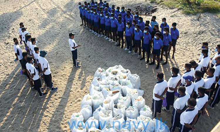 නාවික හමුදාවෙන් වෙරළ පිරිසිදු කිරීමේ වැඩසටහන්