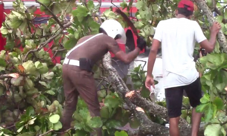 රාජකාරියට එහා ගිය මනුස්සකම