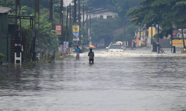 අදත් ප්‍රදේශ කිහිපයකට වැසි