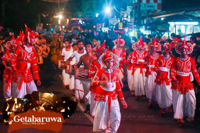 ගැටබරු රජමහා විහාරස්ථානයේ ඇසළ මංගල්‍යයේ රන්දෝලි මහ පෙරහර අද...