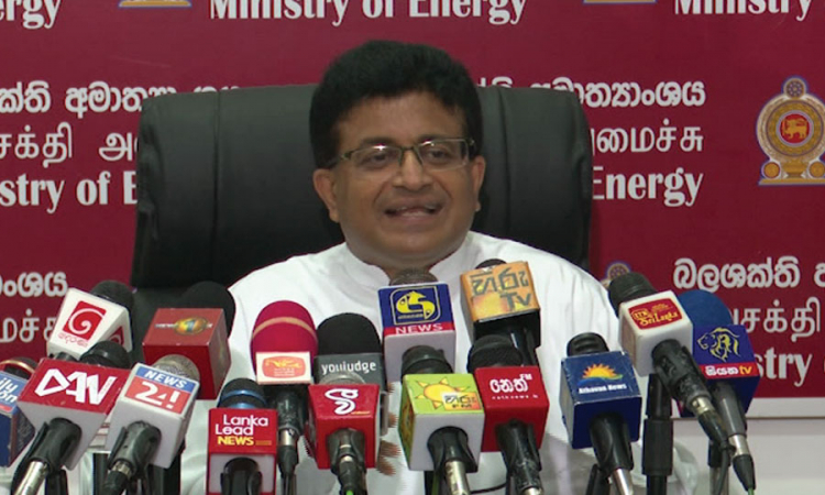 තෙල් සැපයුමට බාධාවක් නැහැ; අමාත්‍ය ගම්මන්පිල....(වීඩියෝ)