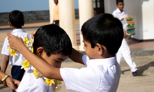 පොඩ්ඩන්ට අද  අලුත් ඉස්කෝලයක්