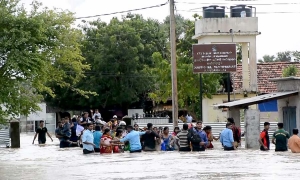 කිලිනොච්චි ගංවතුරින් 43,000ක් පීඩාවට