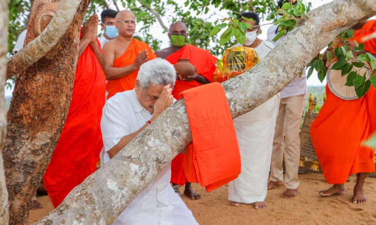 ජනපති වෙහෙරබැන්ද කුටිය, තන්තිරිමලේ විහාරස්ථානයන්හි ආගමික වතාවත්වල (වීඩියෝ)