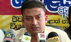 දුම්රිය මැදිරි හා මෝටර් රථ නිෂ්පාදනයට අවධානය