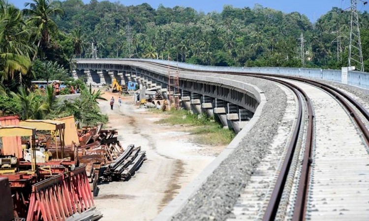 කටුනායක-වේයන්ගොඩ නව දුම්රිය මාර්ගයකට අවධානය