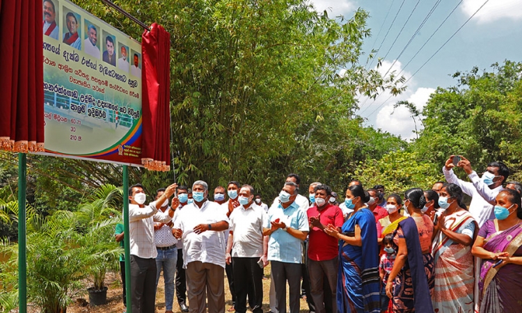 රු.මිලියන 67ක වියදමින් ගම්පහ උද්භිද උද්‍යානයට නව ප්‍රවේශ පාළමක්